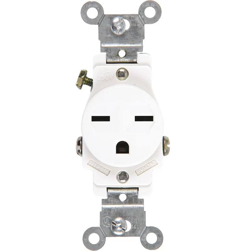 Popular TOMA SENC. POLARIZADO 15 AMP 250V BLANCO 816W